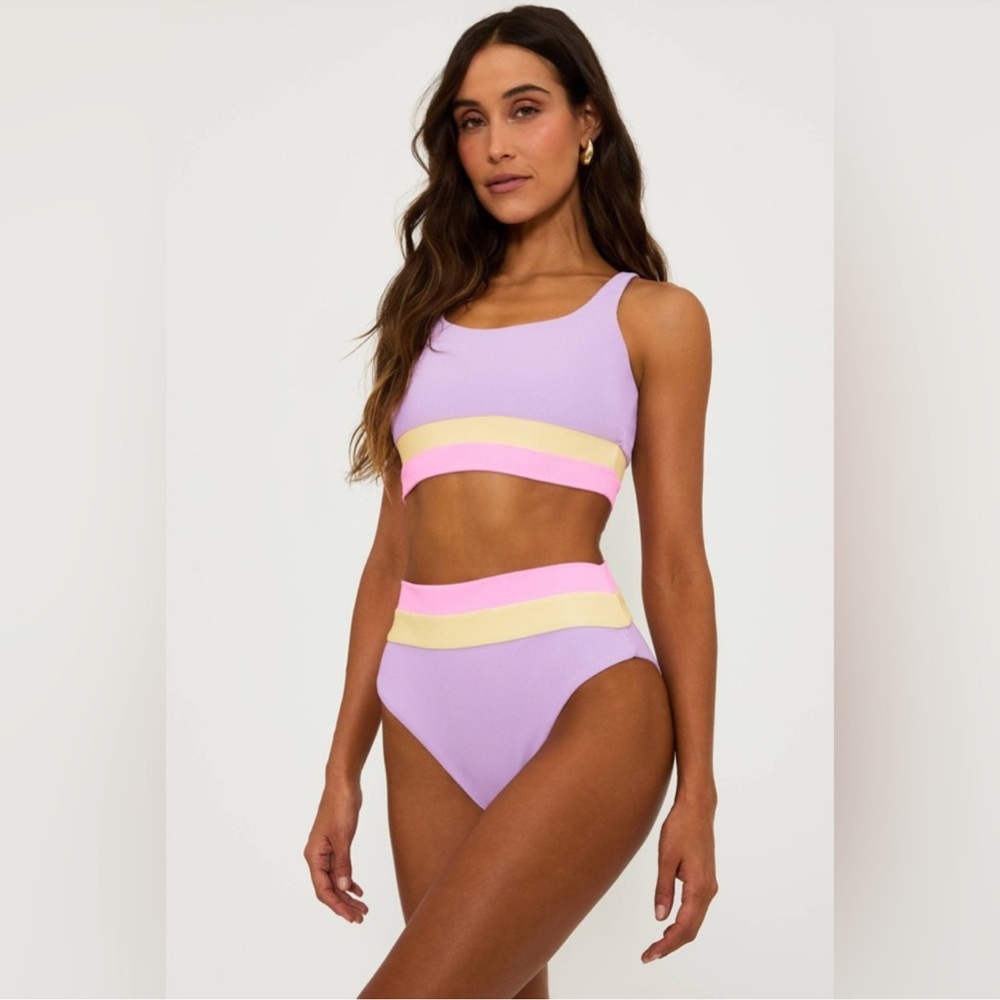 NWT Beach Riot
Heidi Ribbed Colorblock High
Waisted Swim Bottom - Picture 7 of 11